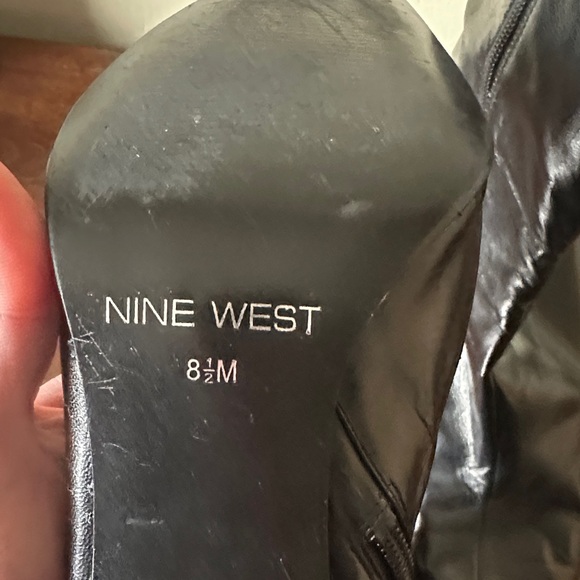 Nine West Black Pointed Toe Leather Ankle Booties with Side Zipper US8.5 - Picture 2 of 13